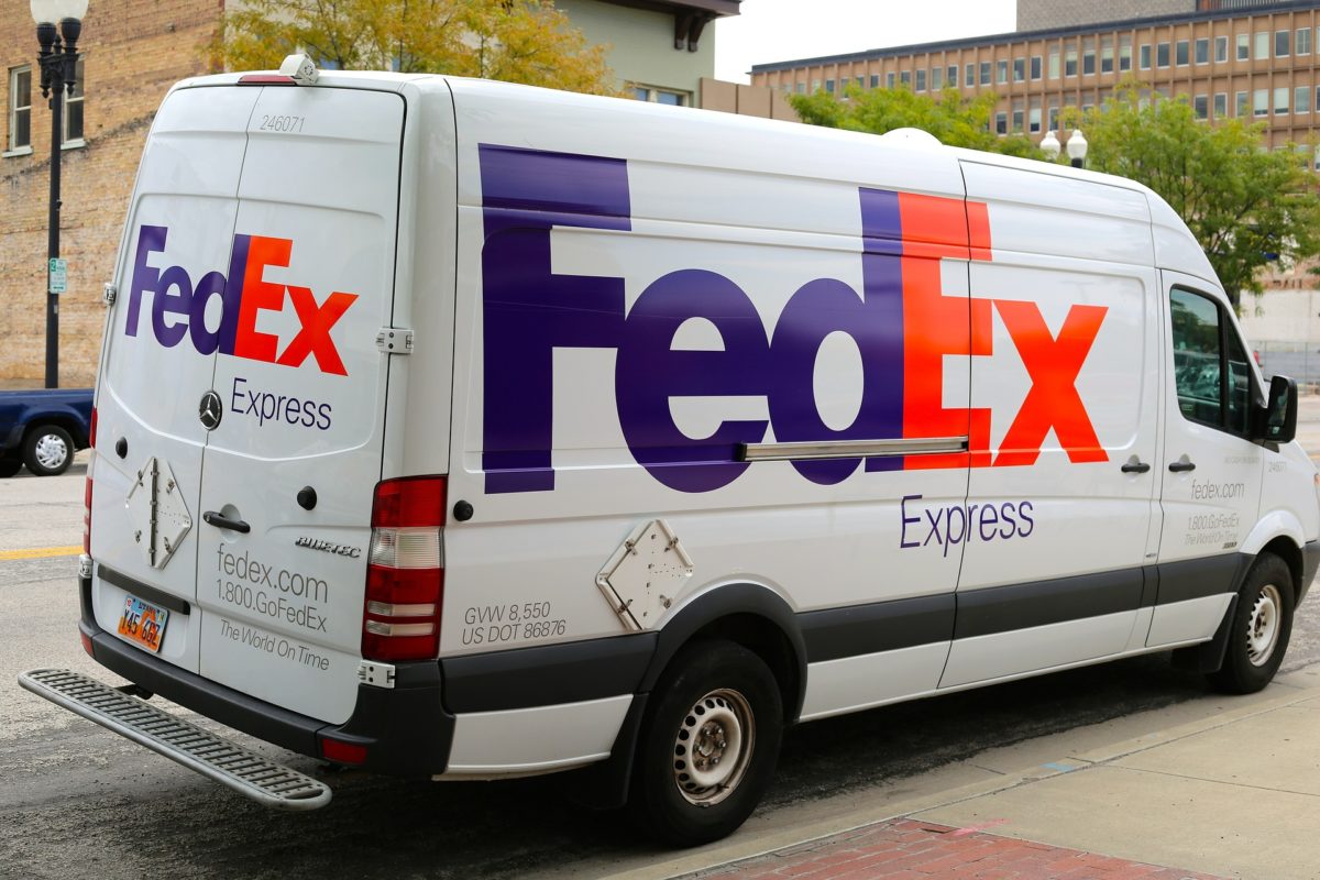 FedEx car