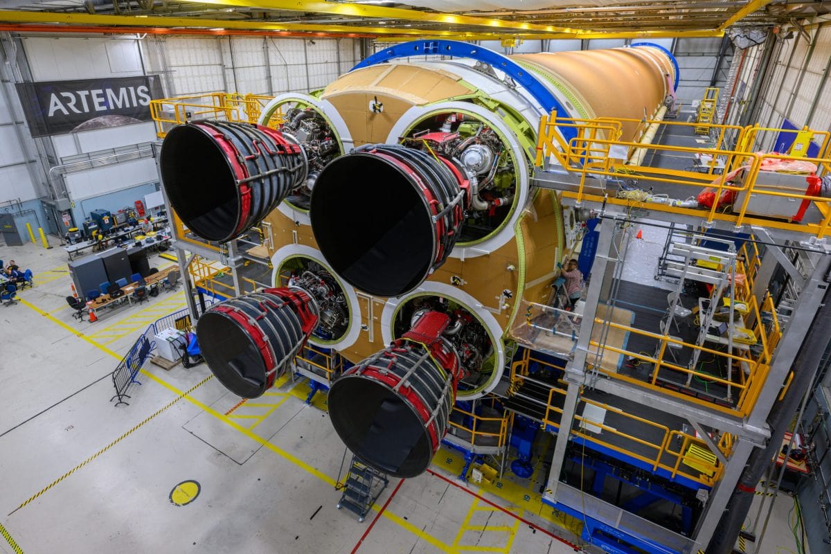 Raketové motory rakety SLS