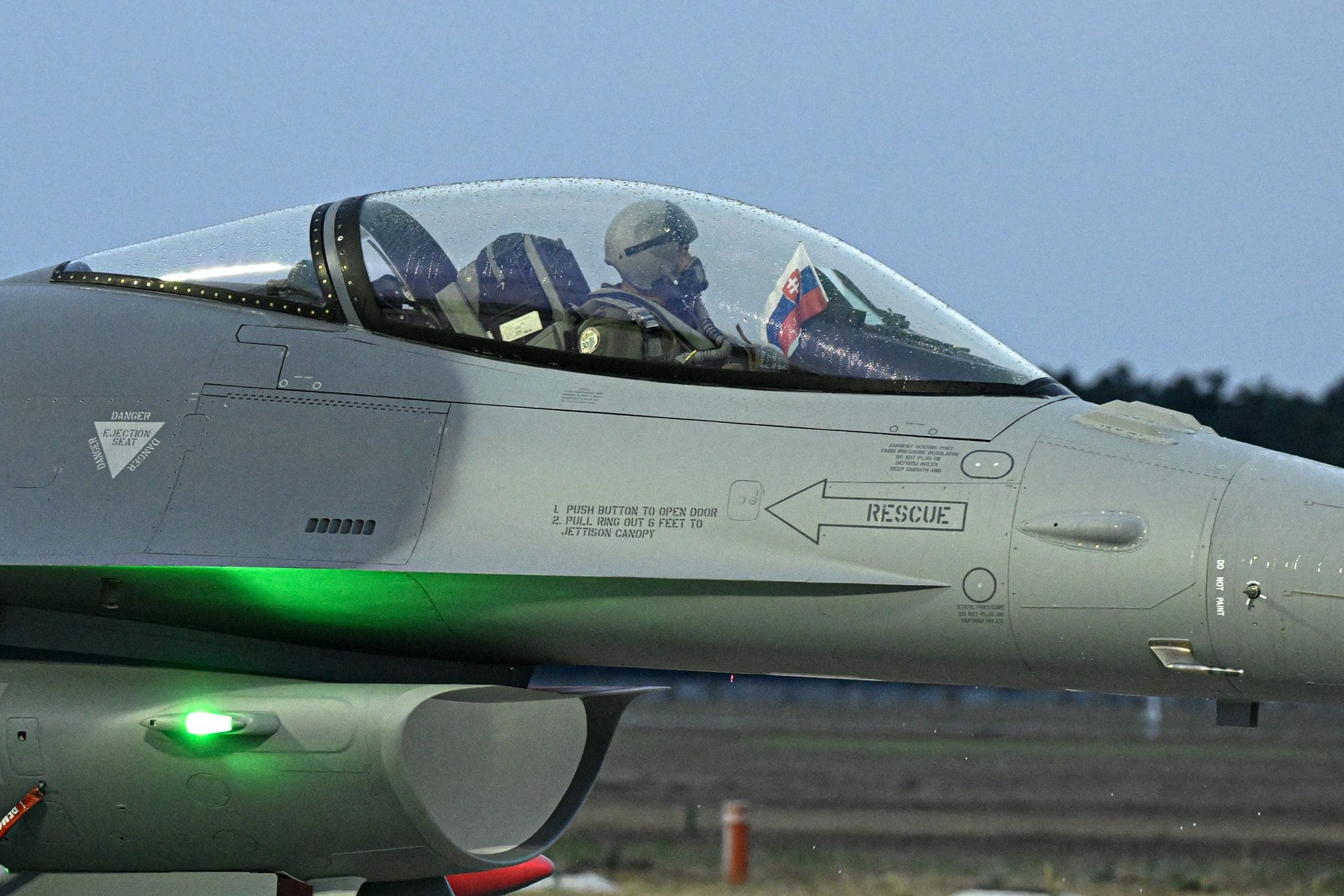 Stíhačka F-16, kuchyňa, Malacky