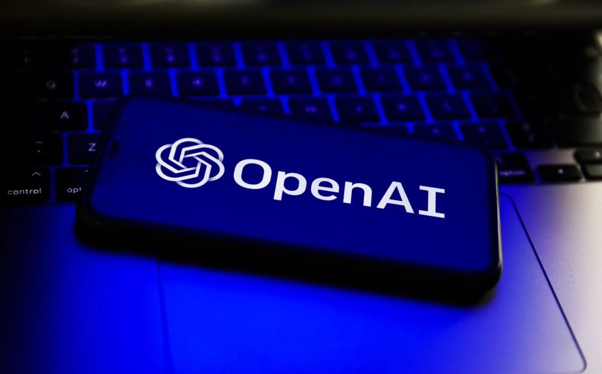 open ai logo ako tlačidlo na klávesnici.