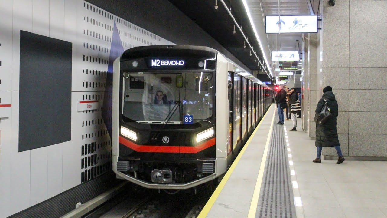 metro vo varšave