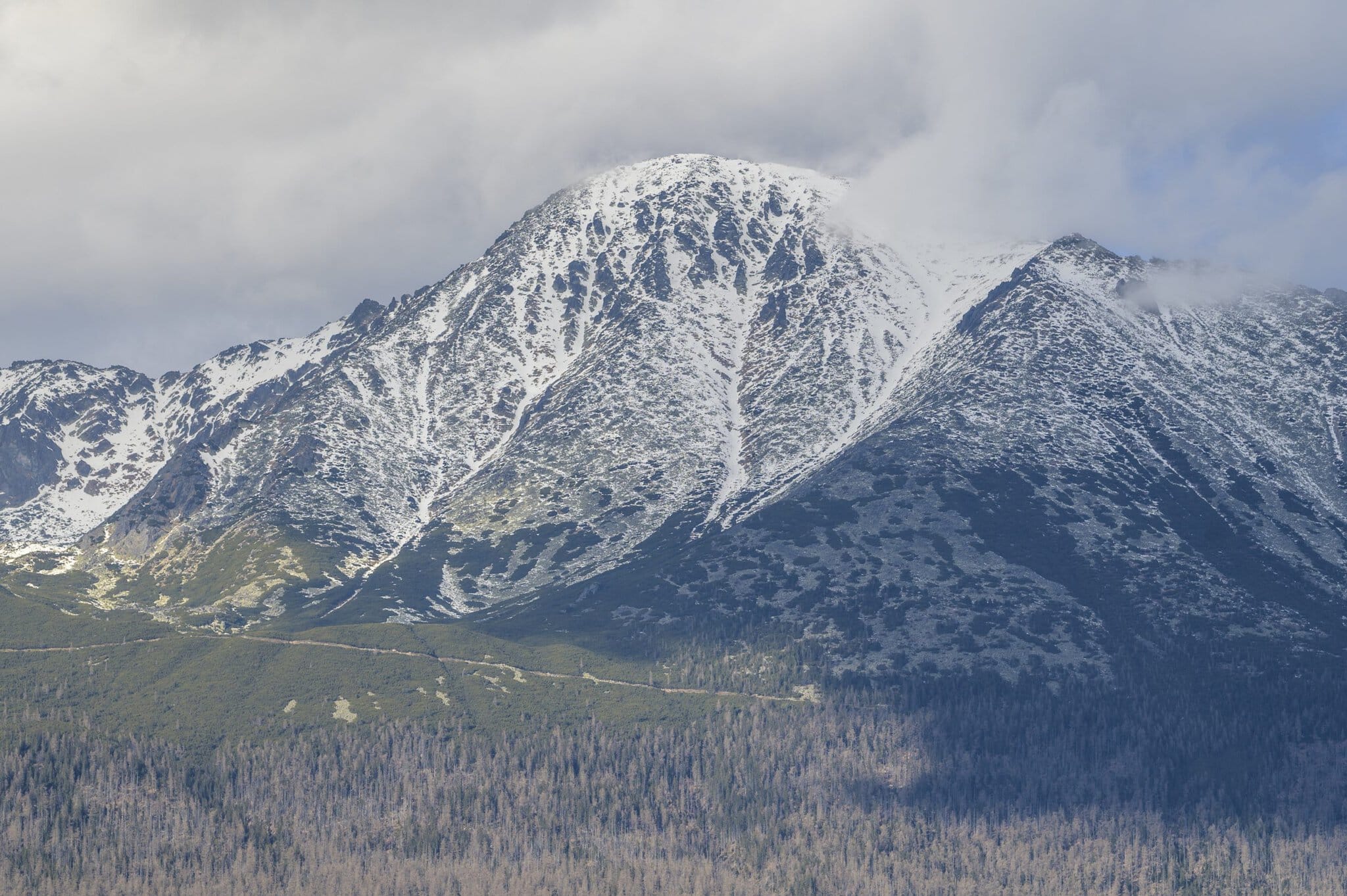 Zasnežené Tatry.