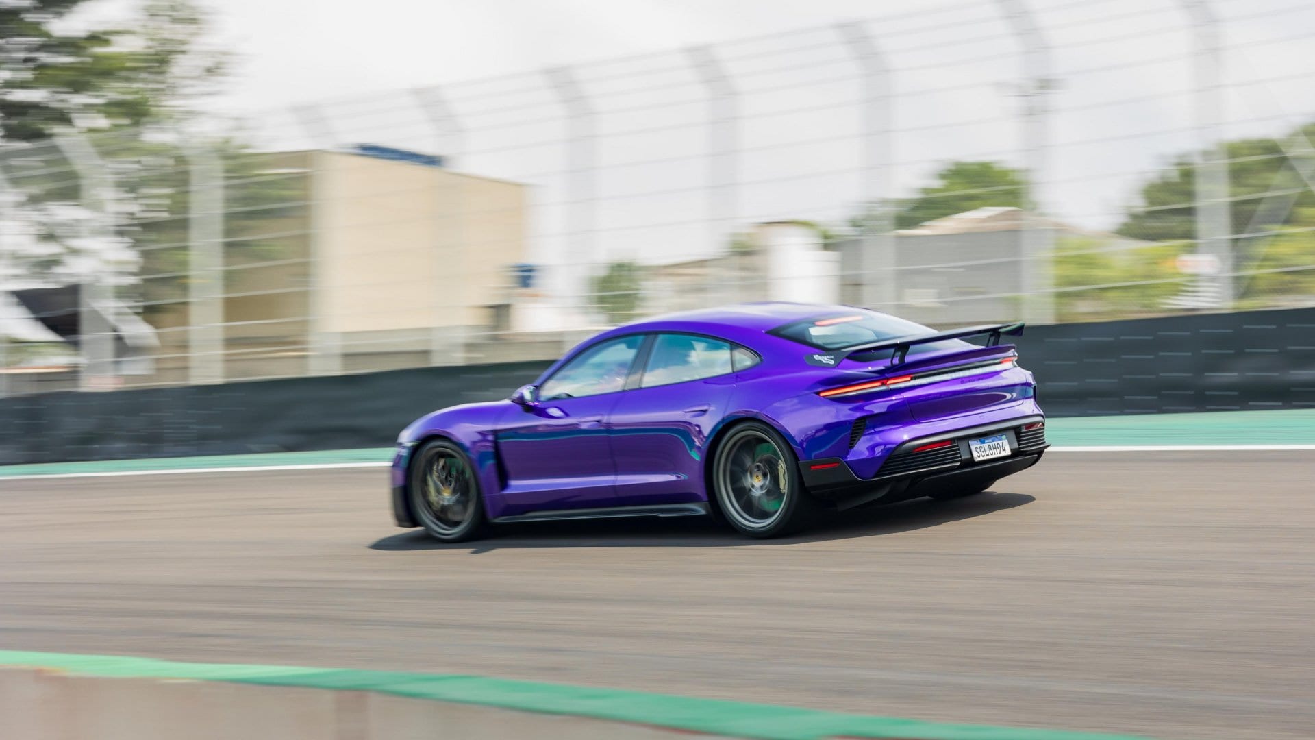 Porsche GT Taycan na okruhu Interlagos