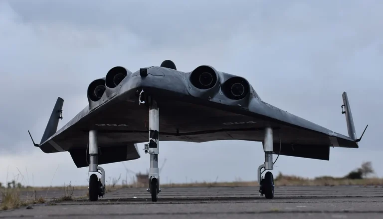 dron s hypersonickou platformou