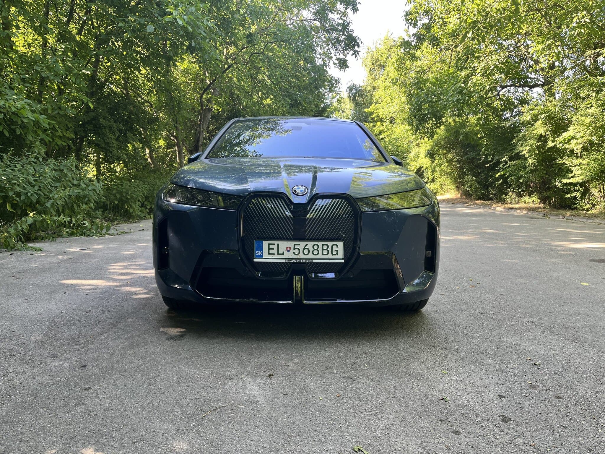 Recenzia nového BMW iX 2025 vo verzii xDrive45.