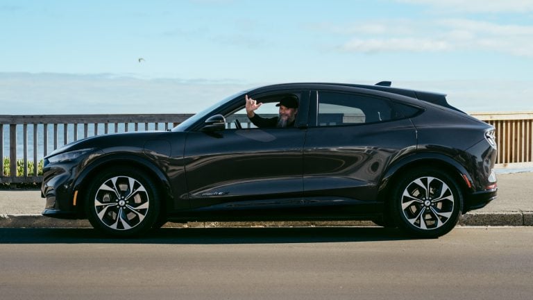 Elektrický Mustang prešiel 400 000 kilometrov.