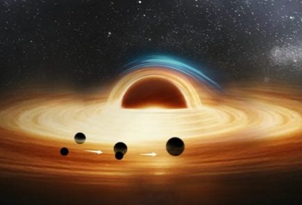 trojitá čierna diera zaskočila vedcov