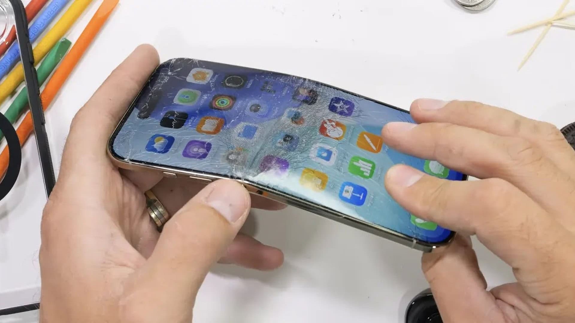 iPhone Air bend