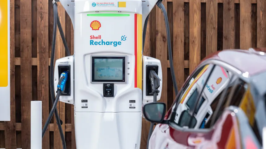 nabíjačka na stanici Shell
