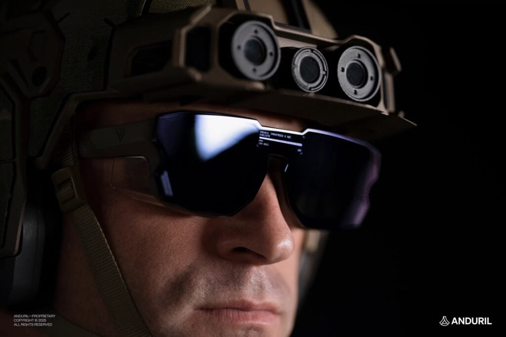 USA testuje sci-fi helmu pre vojakov