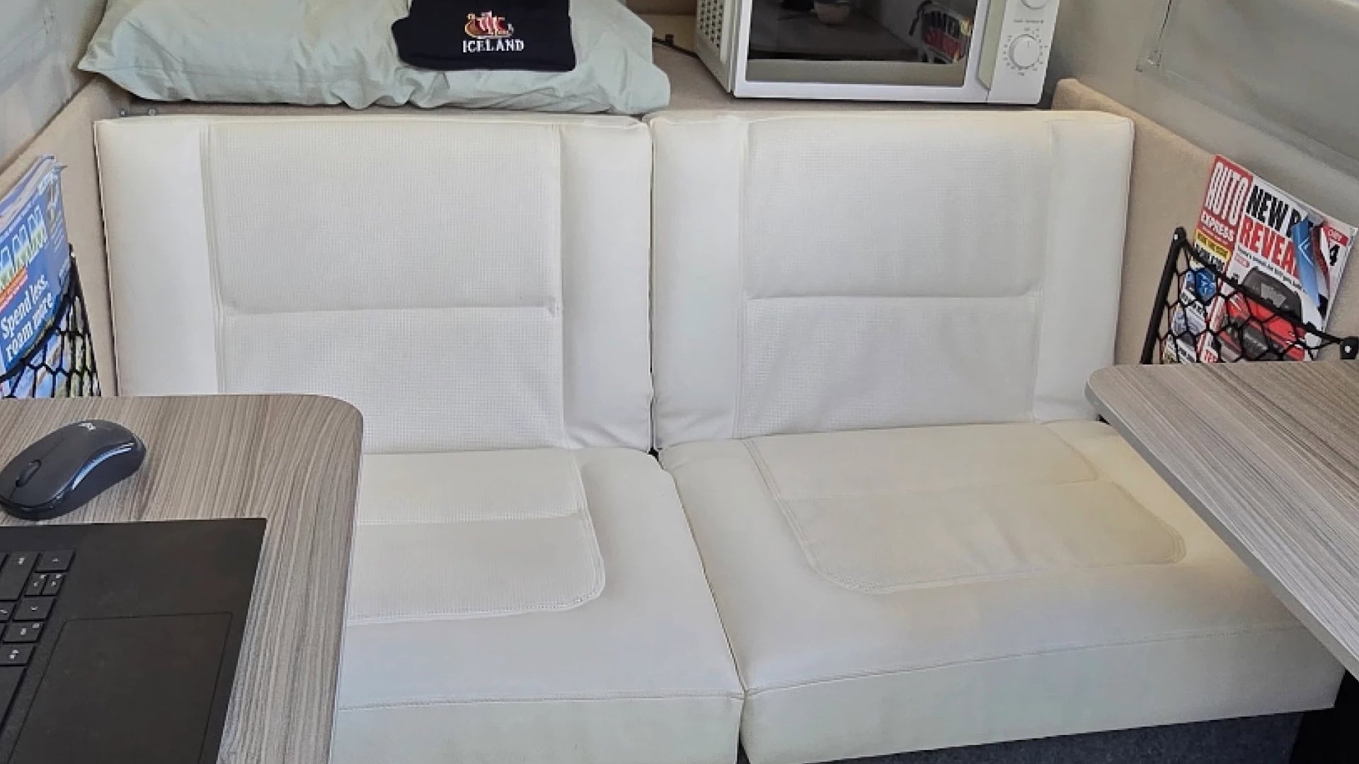 Tesla karavan interier