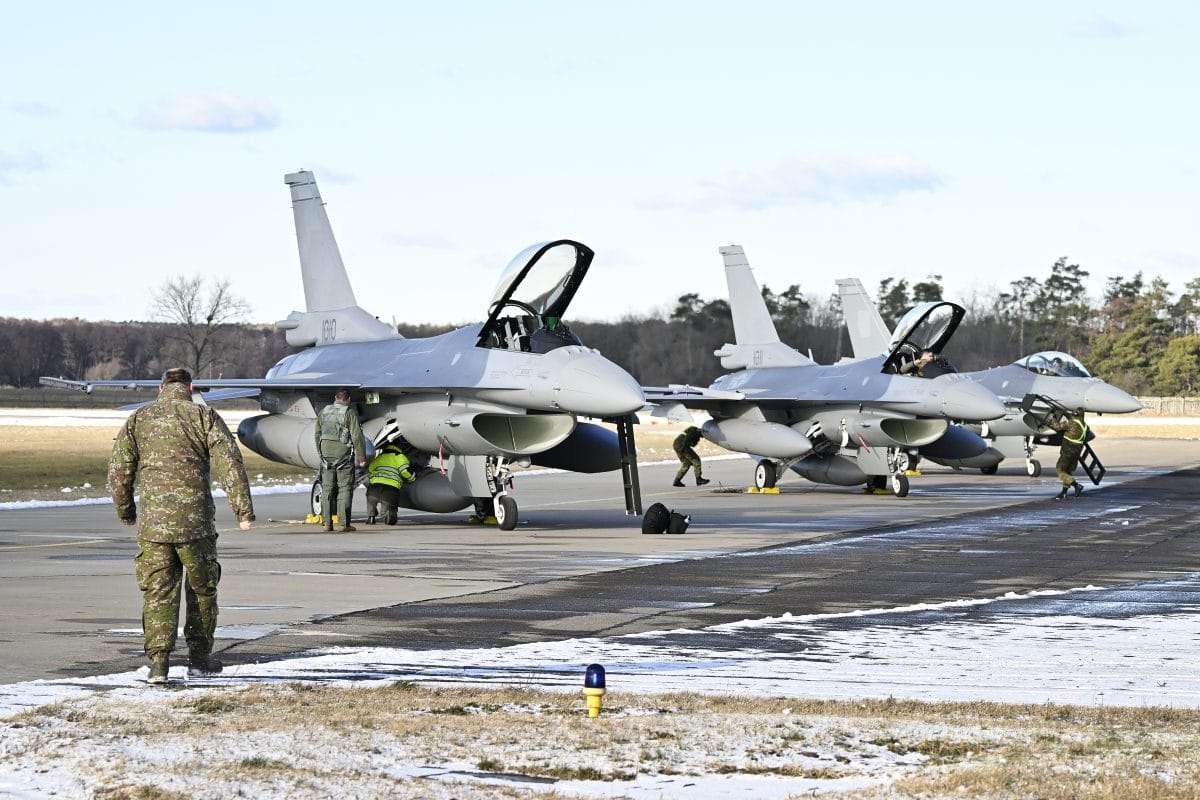 Slovenské F-16 dostanú miliardový elektronický štít. Dokáže oklamať nepriateľa a varovať pilota