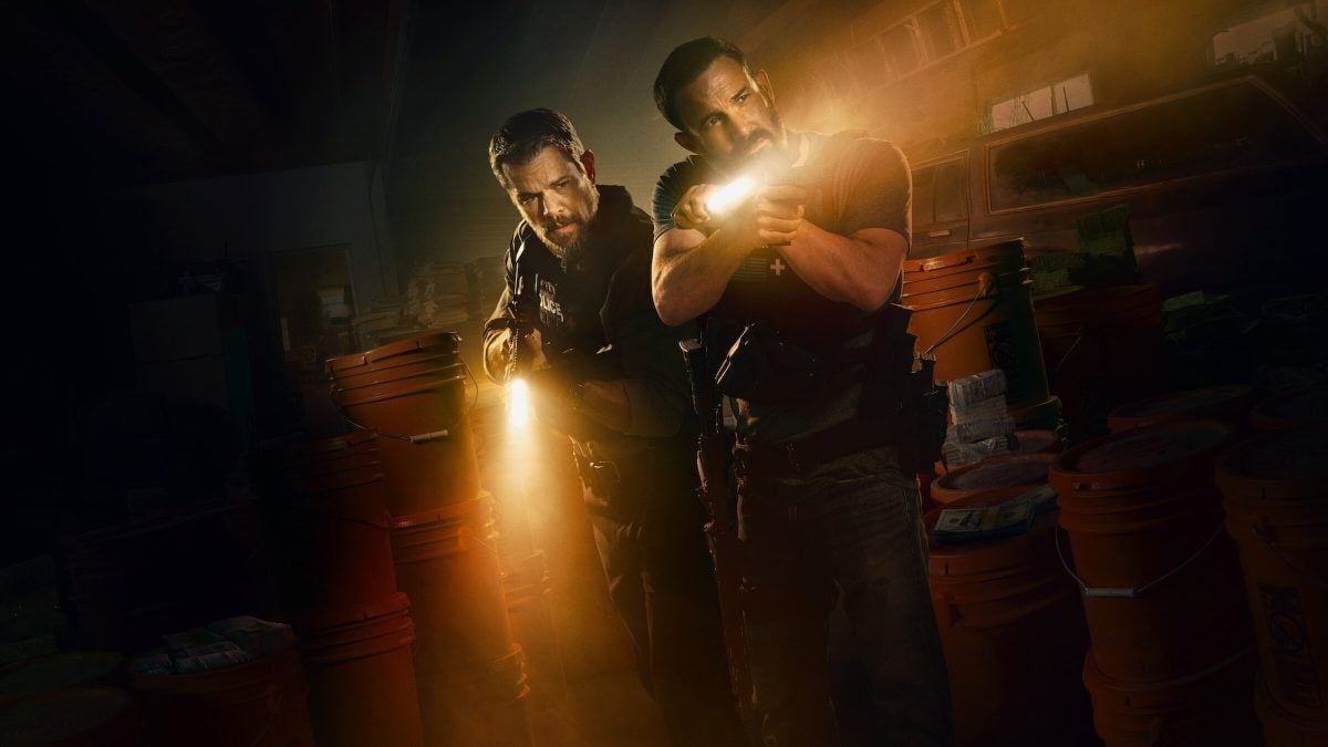 VIDEO: Policajná razia sa zmení na chaos. Netflix ukazuje akčný triler s milovanými hviezdami