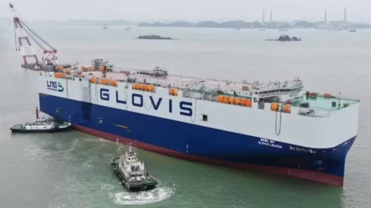 Najväčšia loď sveta z Číny vyplávala