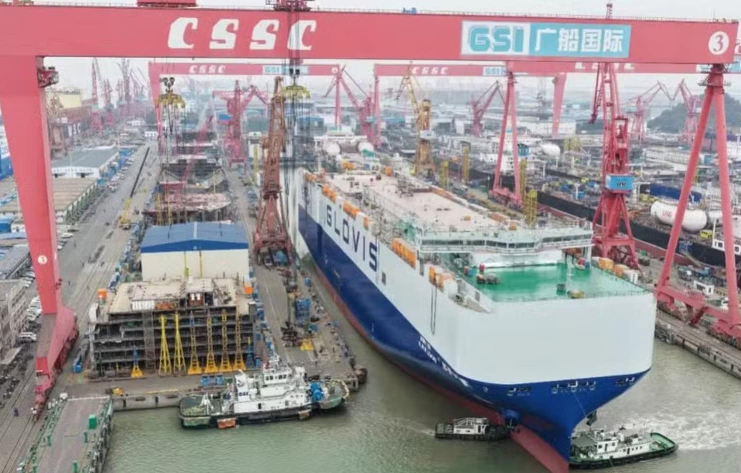 Najväčšia loď sveta z Číny vyplávala