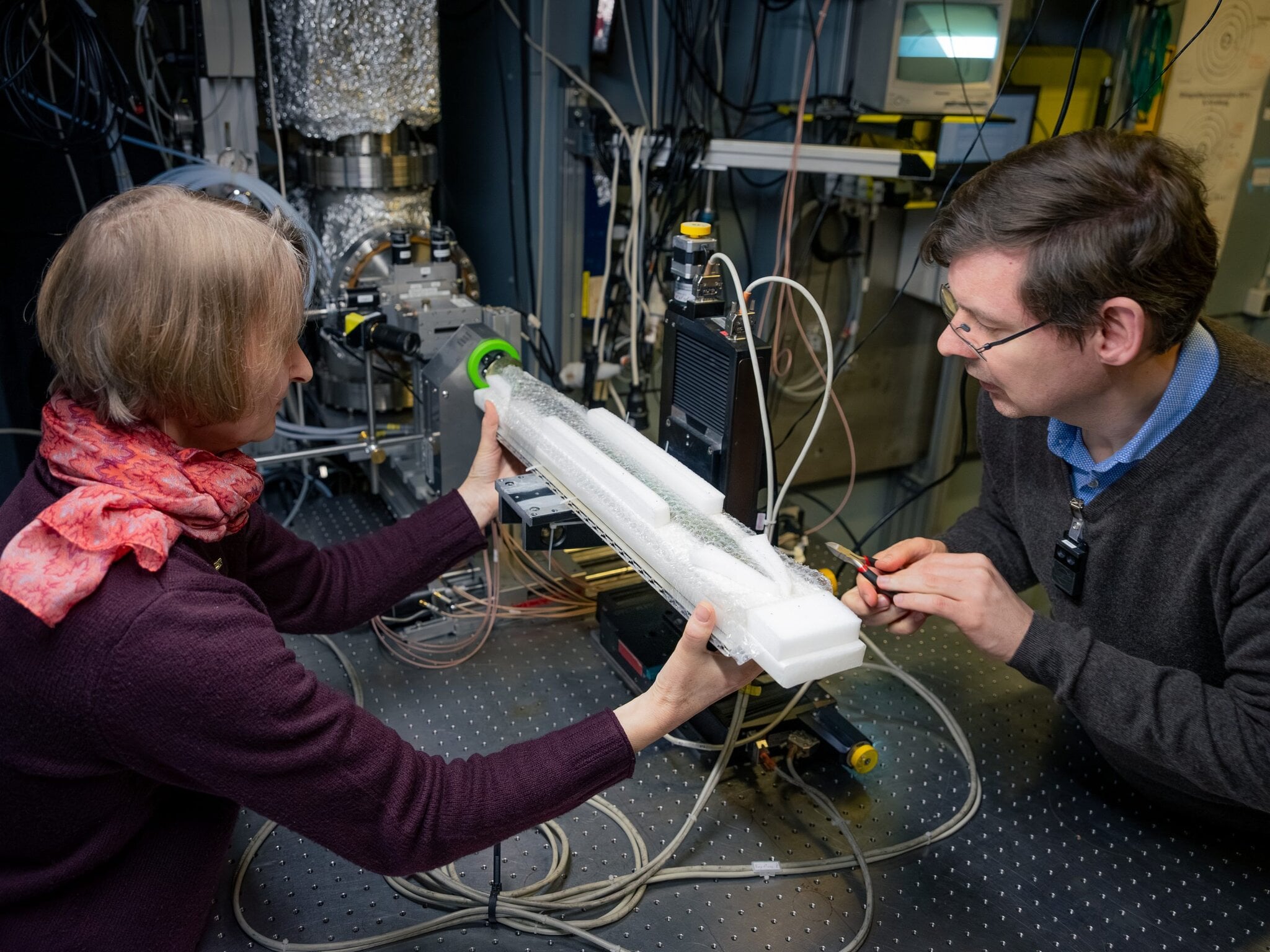 našli legendárny meč v top stave