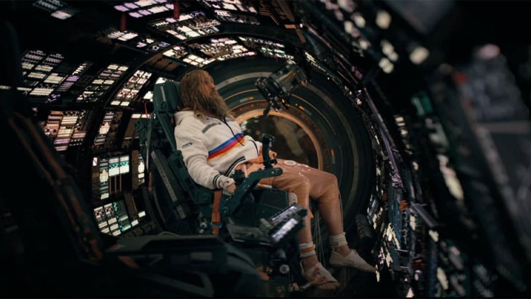 Väčší film ešte tento rok neprišiel. Nové sci-fi dobylo svet a zbiera nadšené ohlasy