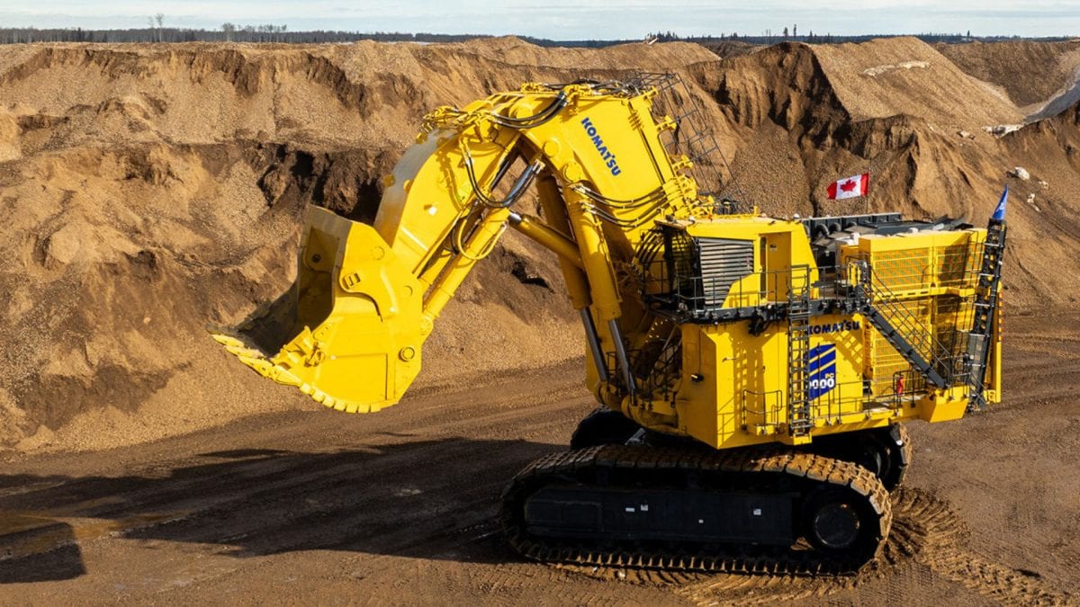 Zvládne 8 000 ton za hodinu. Komatsu postavilo najväčšie hydraulické rýpadlo v histórii komatsu stroj