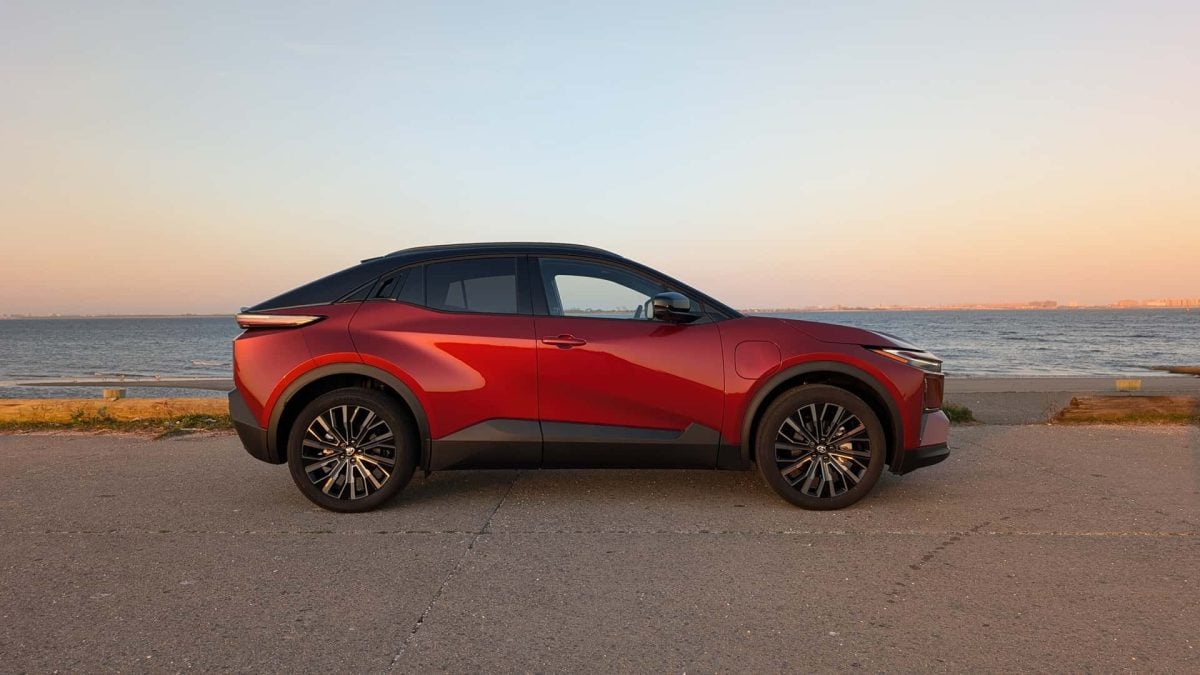 Čo bráni skeptikom kúpiť si elektromobil? Odpoveďou je extrémny dojazd a hustá sieť nabíjačiek Nové modely vozidiel na ceste k elektrifikácii