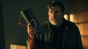 Alfred Molina v úlohe Sama v novom seriáli The Boroughs