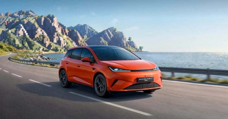 Nový plug-in hybridný hatchback BYD Dolphin G určený pre Európu