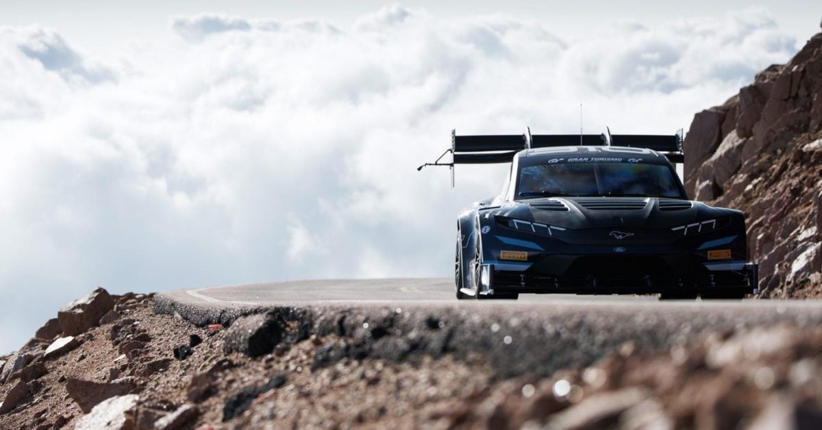 Elektrický pretekársky špeciál Ford Mustang Mach-E na trati pretekov Pikes Peak