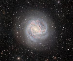 Záber na špirálovú galaxiu Messier 83 z observatória