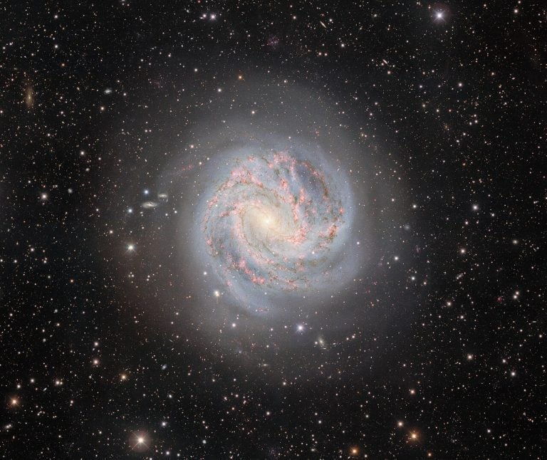 Záber na špirálovú galaxiu Messier 83 z observatória
