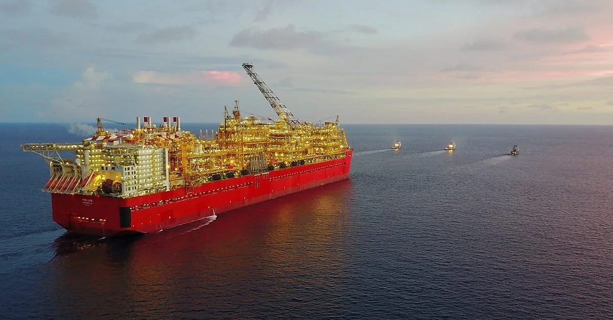 Miliardy eur hodili do koša. Ropný gigant sa popálil na zelenej energii, teraz chystá obrovský obrat Shell offshore wind and LNG infrastructure