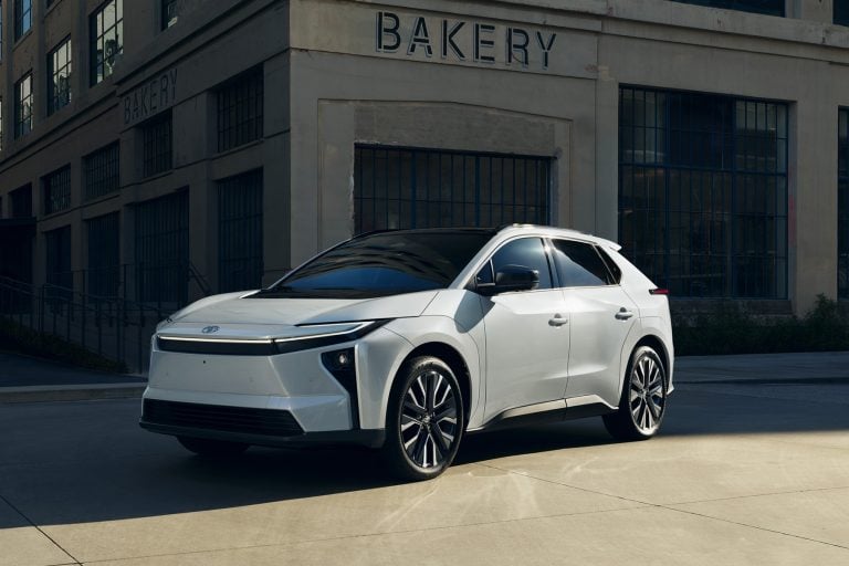 Elektromobily Toyota, Subaru a Lexus na platforme e-TNGA