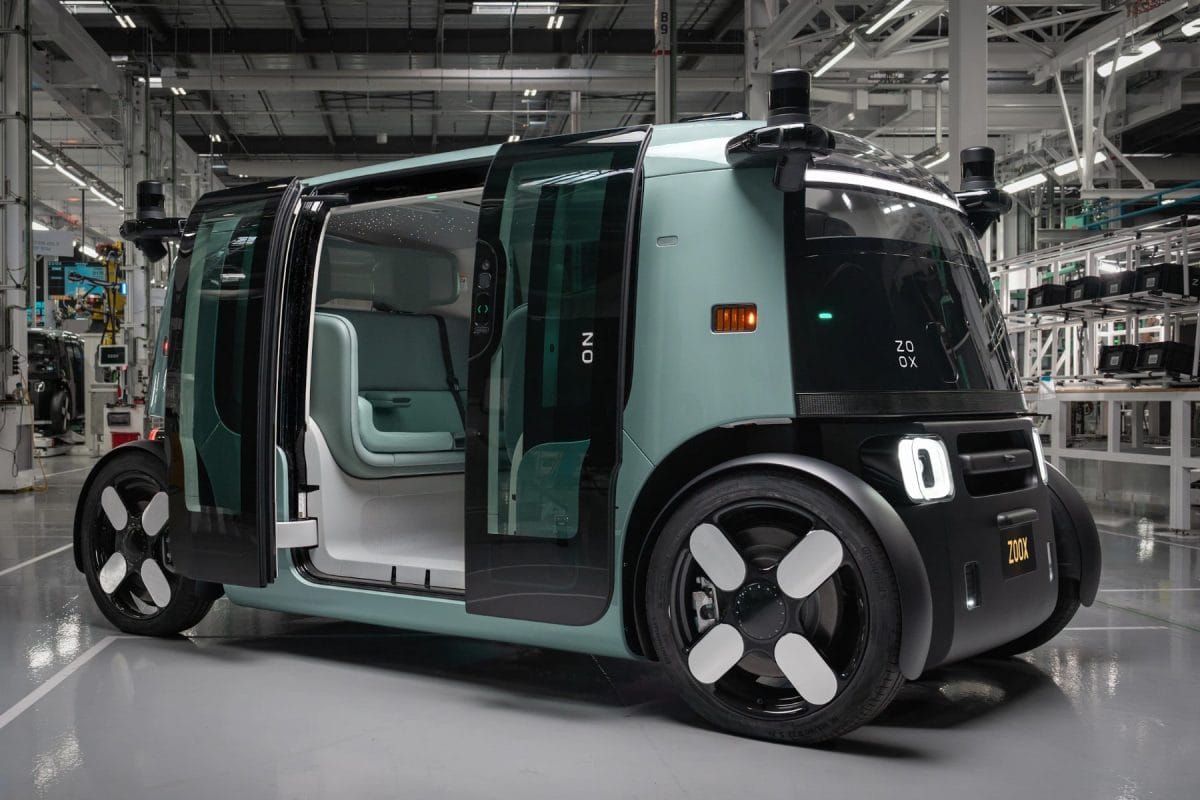 Futuristické robotaxi od spoločnosti Zoox pripravené na sériovú výrobu