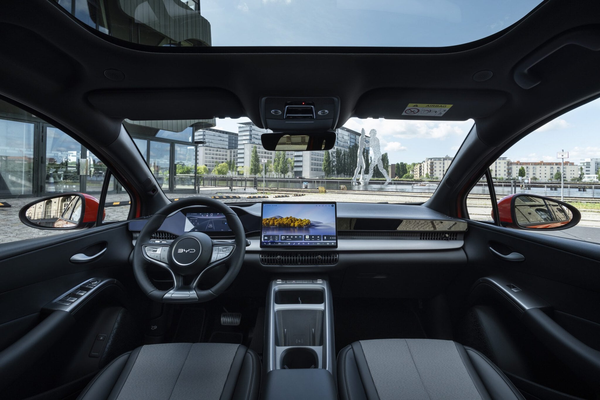 BYD nový plug-in hybrid interiér