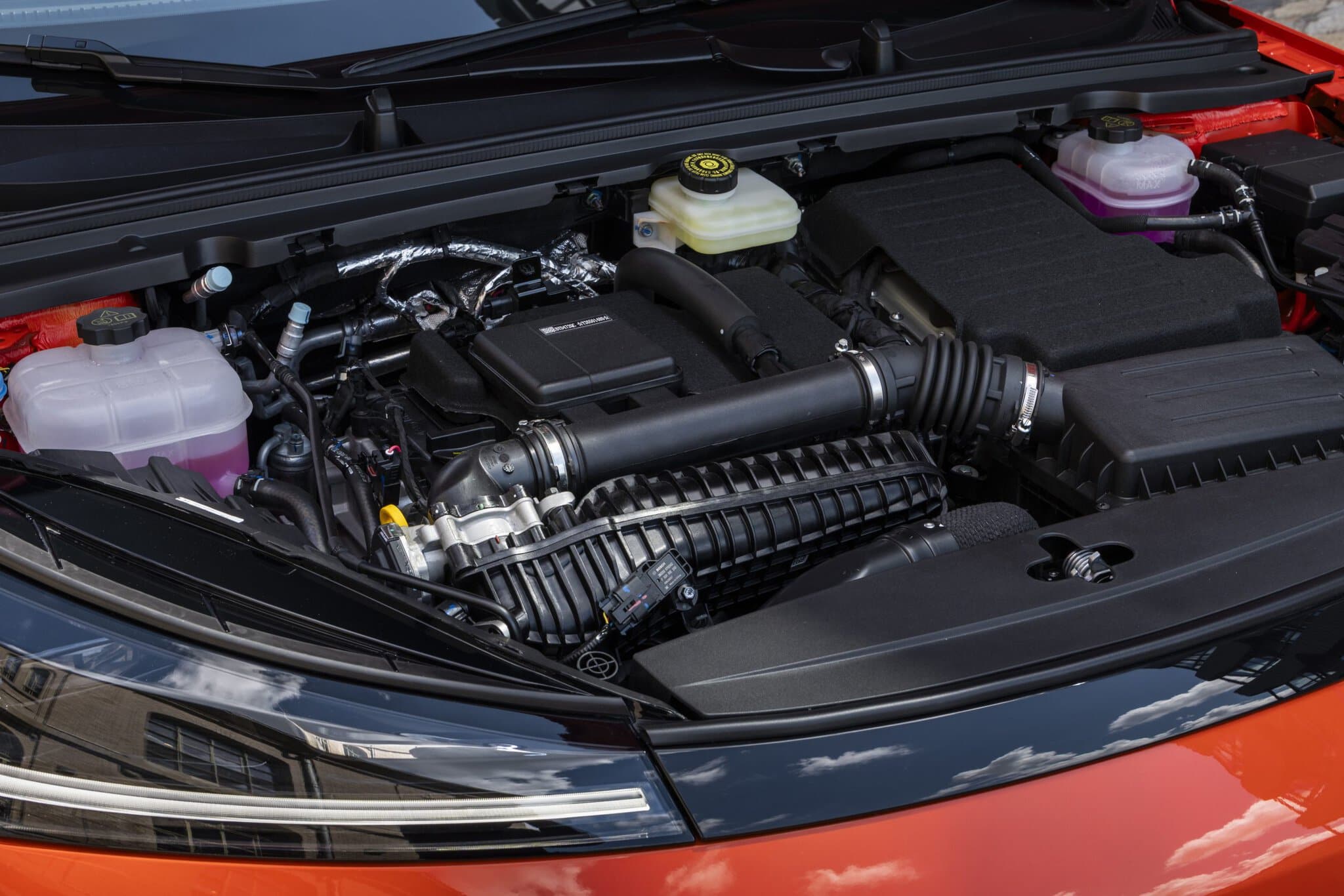 BYD nový plug-in hybrid motor