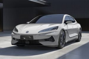 BYD Denza Z9 GT konkuruje Porsche