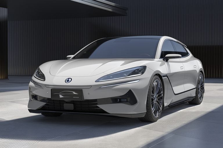 BYD Denza Z9 GT konkuruje Porsche