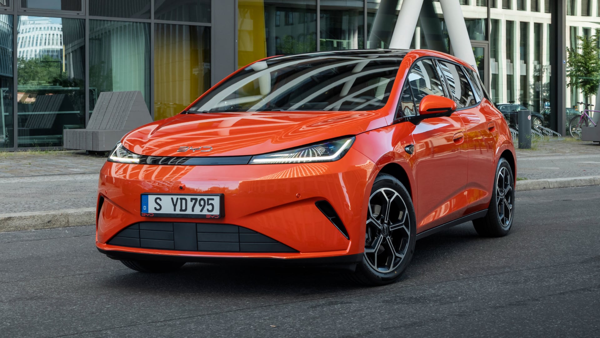 BYD nový plug-in hybrid predok