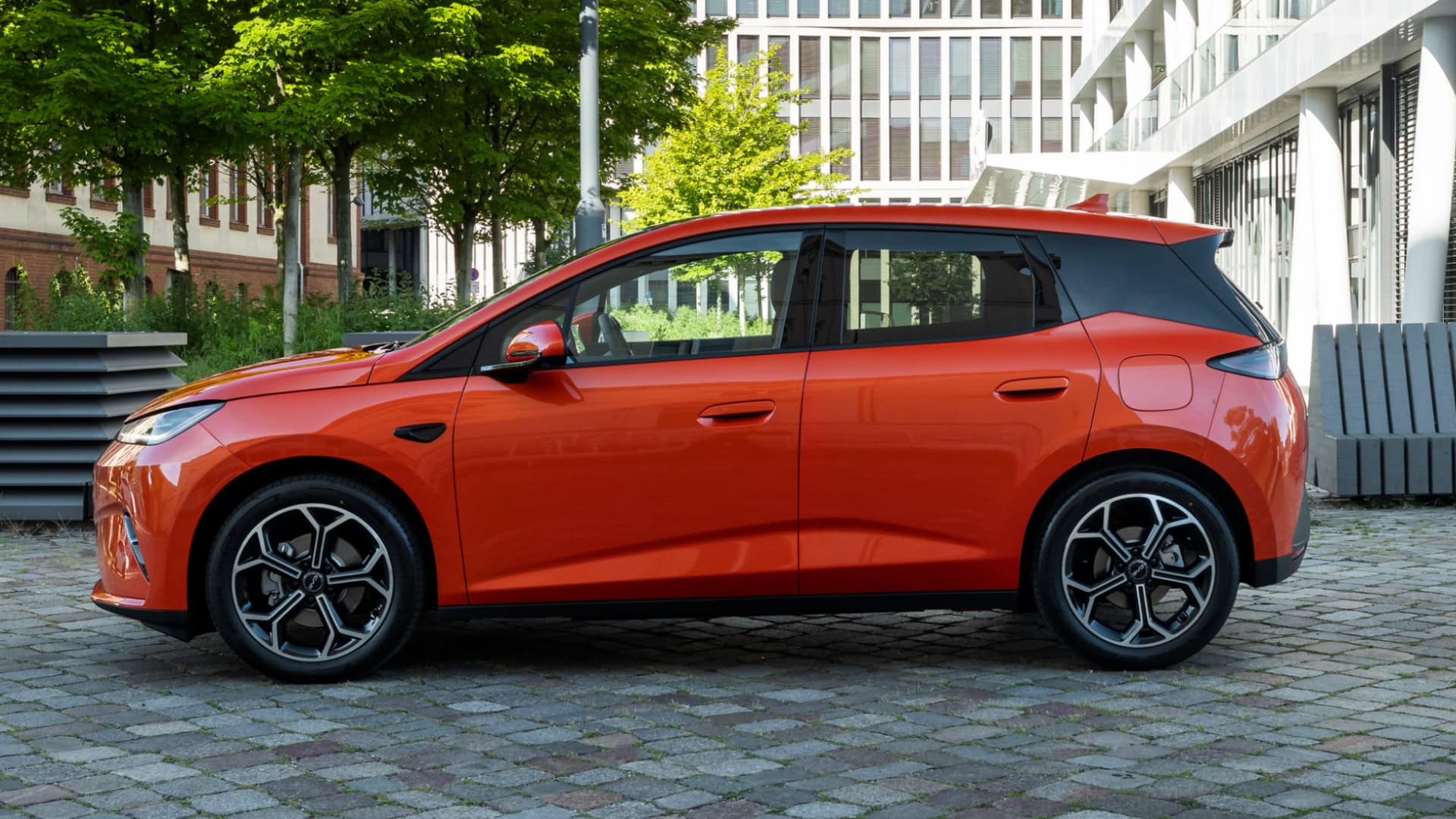 BYD nový plug-in hybrid dĺžka auta