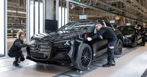 Výroba elektrického Mercedesu triedy C v Maďarsku