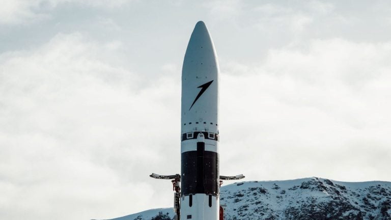 Nemecká raketa Spectrum na štartovacej rampe v Nórsku