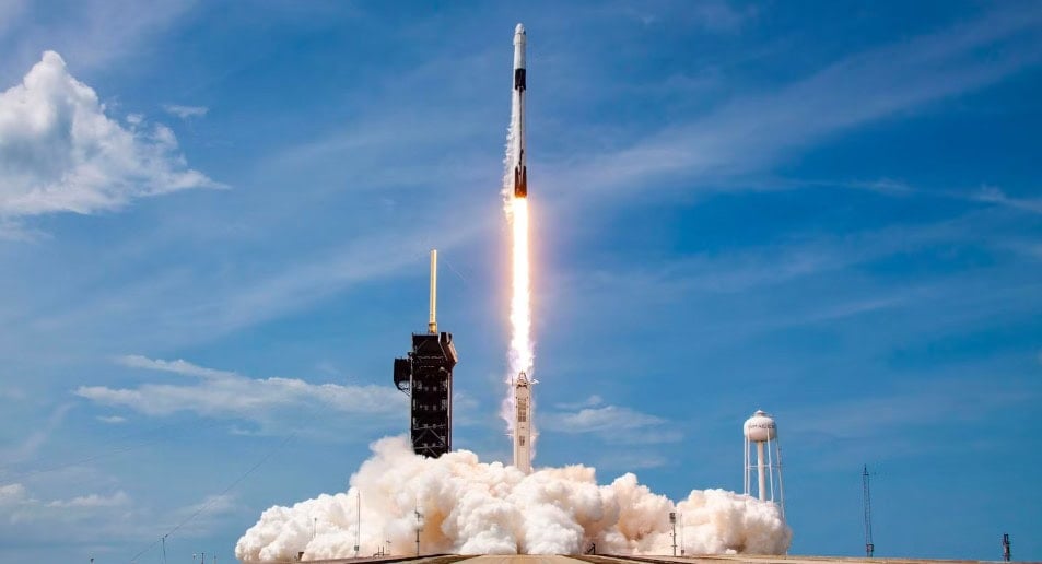 SpaceX odpálil satelit s jadrovým pohonom