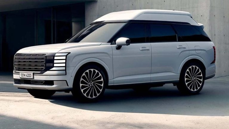 Hyundai postavil SUV ako prezidentskú limuzínu. Zdvihol strechu o 24 cm