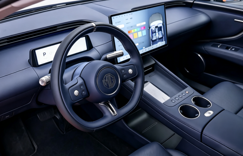 MG 07 čínsky elektromobil interiér
