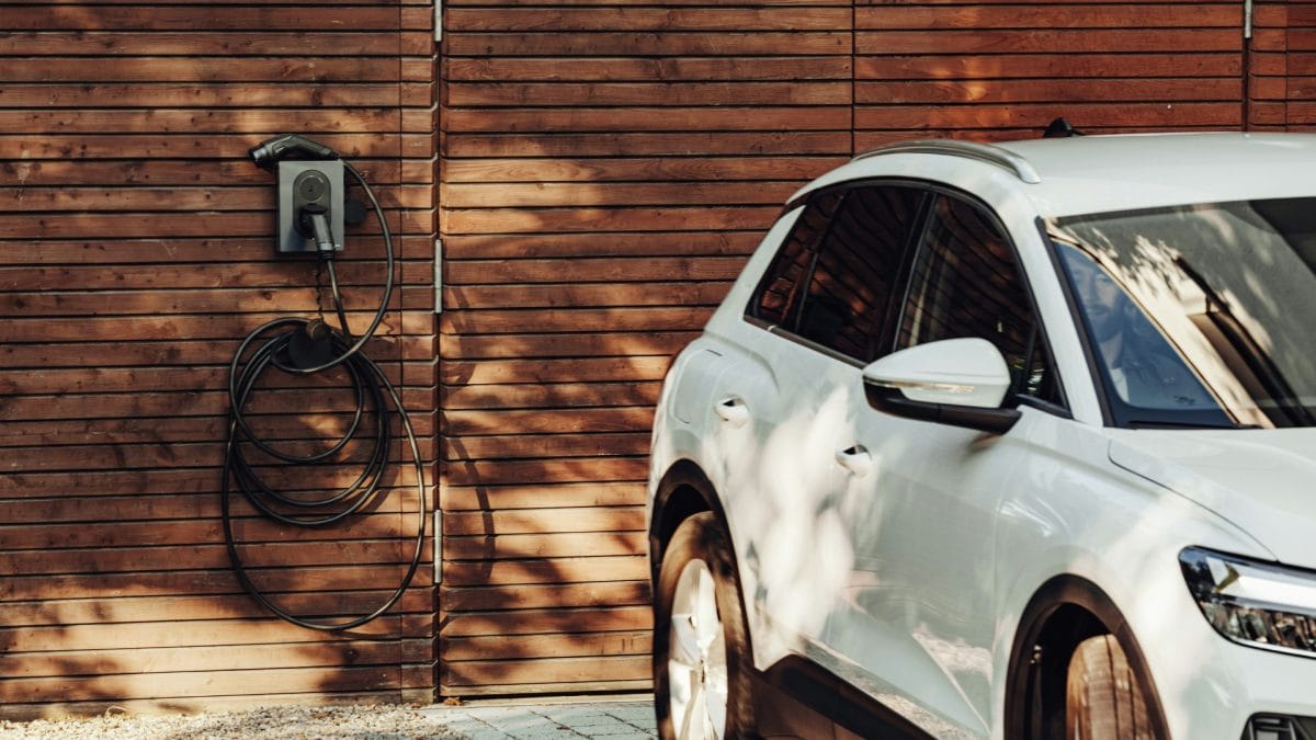 Wallbox sa neoplatí každému. Pri tomto nájazde sa však zaplatí prekvapivo rýchlo nabíjanie elektromobilu z wallboxu