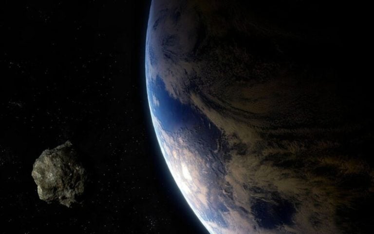 Asteroid zachytili len hodiny pred zrážkou so Zemou. Ide o historický unikát