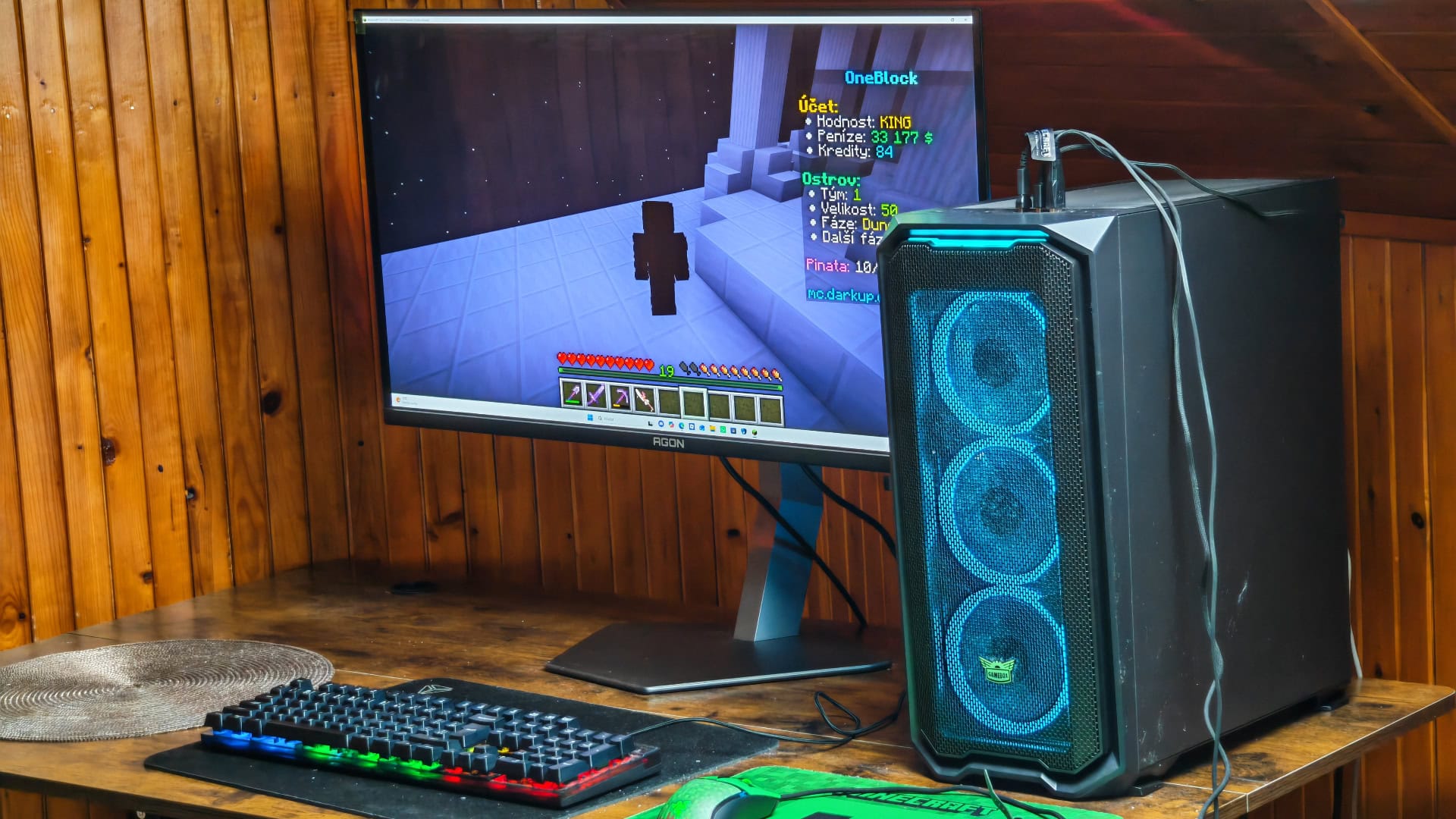 herná obrazovka recenzia AOC PC Minecraft
