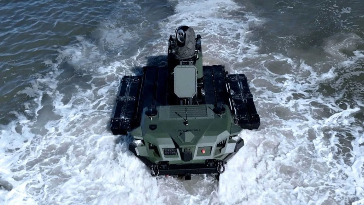 Zbrojársky gigant dodá USA nové autonómne zbrane. Vyriešia jednu z najrizikovejších úloh na fronte Americkí mariňáci získavajú 12 obojživelných robotov Rheinmetall pre autonómnu logistiku