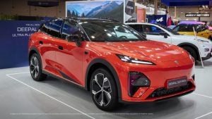 Má 254 koní a dojazd 1 000 km. Nové čínske SUV dorazilo do Európy za 36 000 €