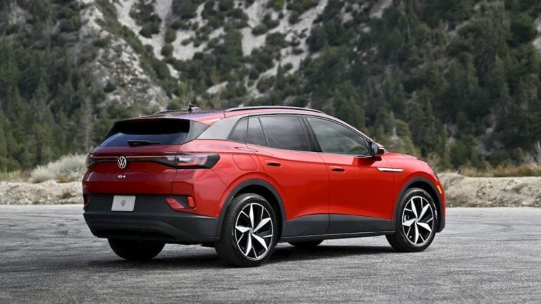 Hrozí požiar batérie: Volkswagen sťahuje tisíce obľúbených elektromobilov