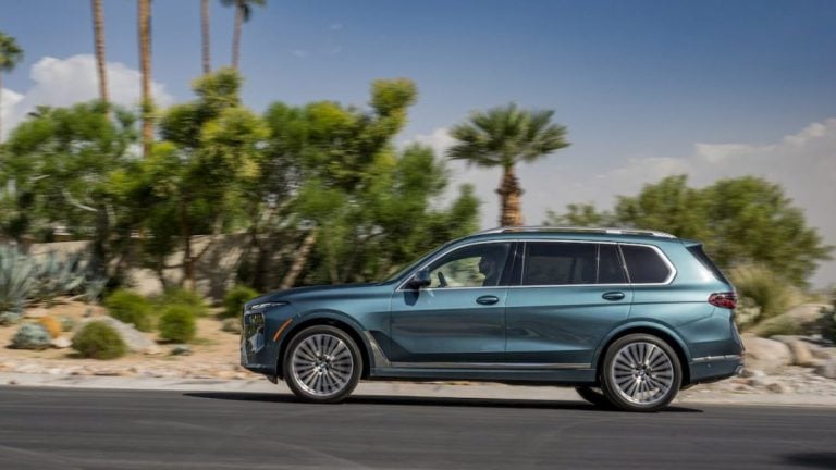 BMW chystá elektrickú beštia iX7: Luxusné SUV dostane obriu 144 kWh batériu
