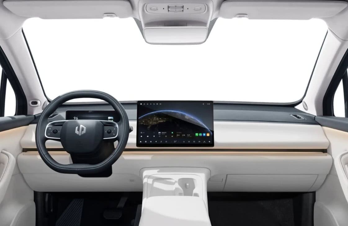 Čínsky partner Stellantisu chystá obrovské rodinné SUV. Model Leapmotor C16 dostane predĺženú verziu pre Európu